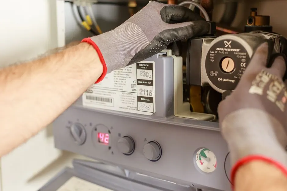 Experienced emergency plumber professionals at work